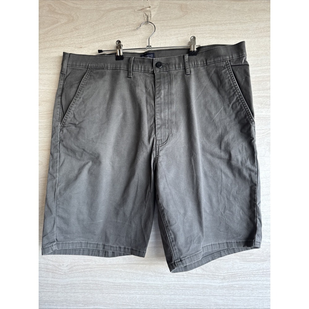 Mens Levi's Two House Brand Flat Front Grey Shorts Sz 40